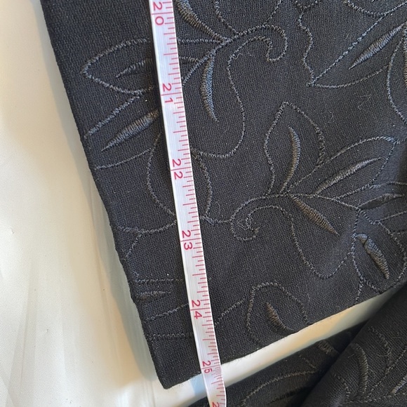 Kate Hill women’s black 3 button blazer with embroiled flower design size 2X - Picture 11 of 12